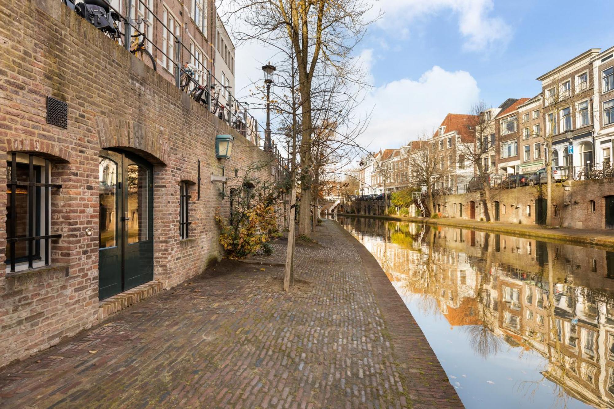 Luxurious Renovated In Center With View On The Old Canal * Utrecht