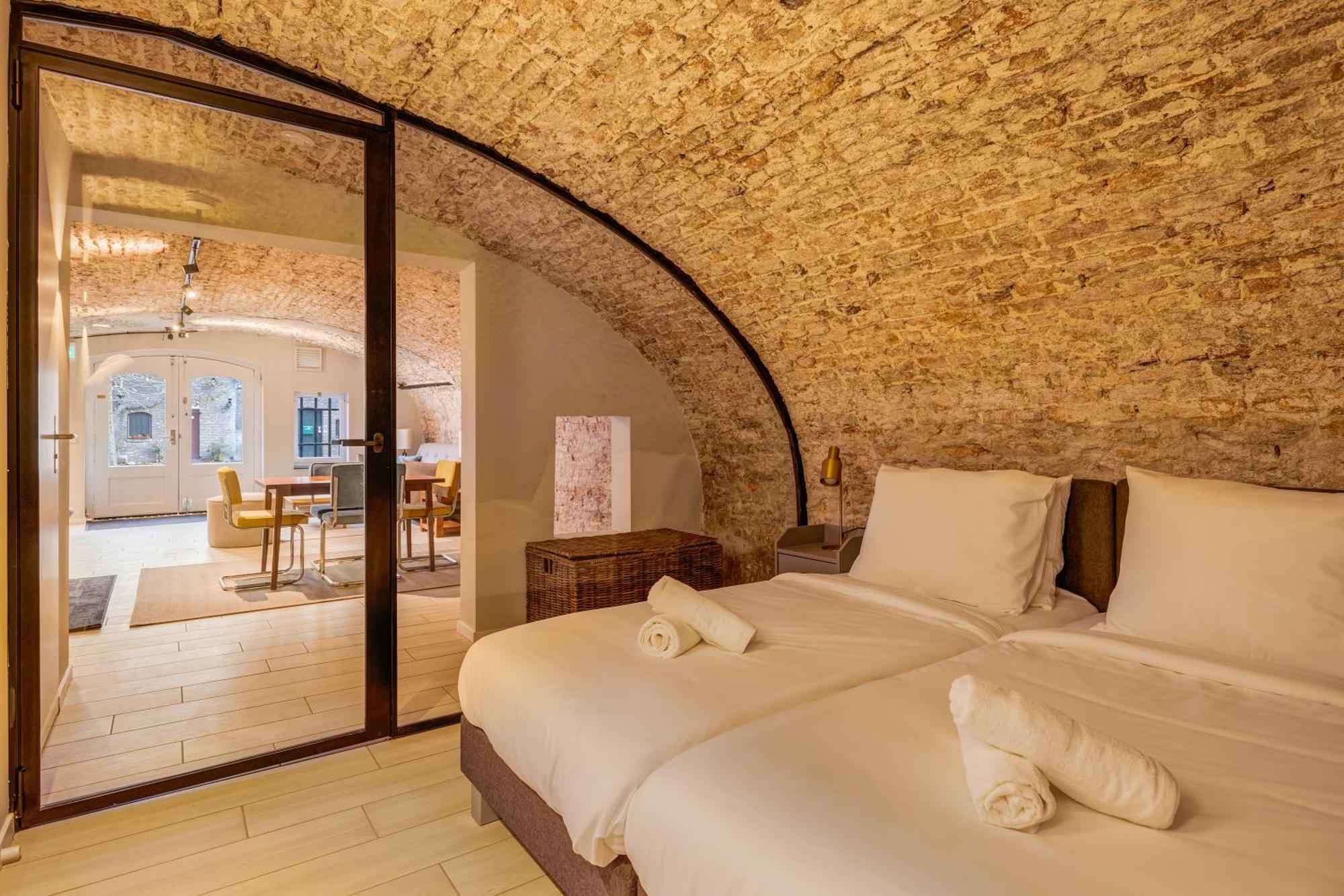 Luxurious Renovated In Center With View On The Old Canal